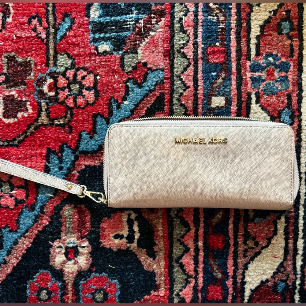 Michael Kors Zip Wallet